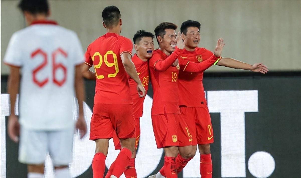 包含国足U16梦幻开局，1-1战平乌兹别克斯坦，“非裔”球员表现的词条