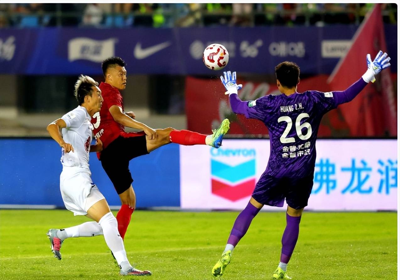中超-刘祝润传射拉布亚德破门英博客场2-0亚泰三连胜