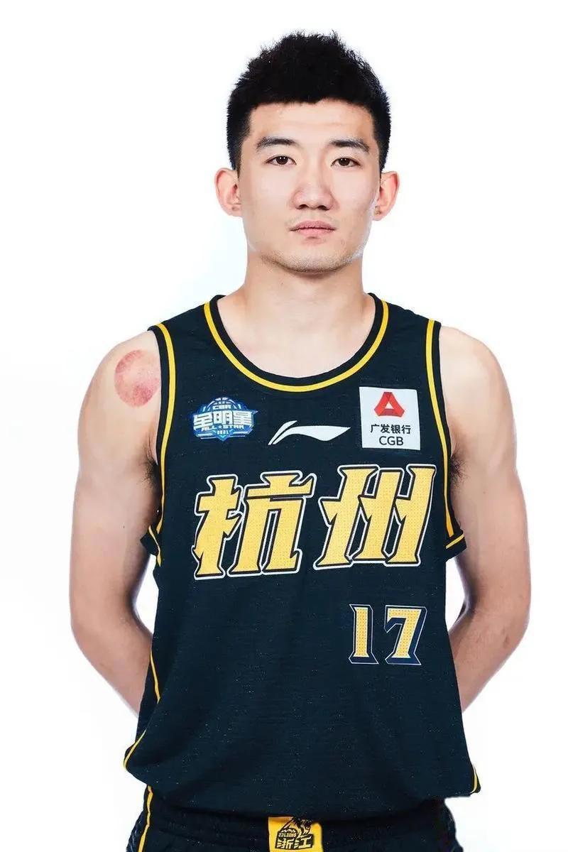 张镇麟因伤退出中国男篮集训辽宁队致谢篮协