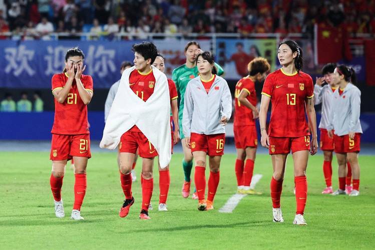 关于亚洲足球盛宴：日本对决中国，四强赛激情上演！的信息