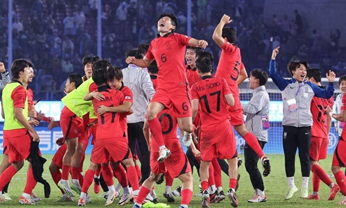 关于迈入新周期前这四个问题需要国足给出答案的信息